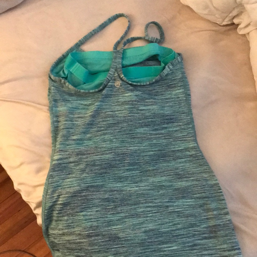 Workout top - Picture 2 of 4